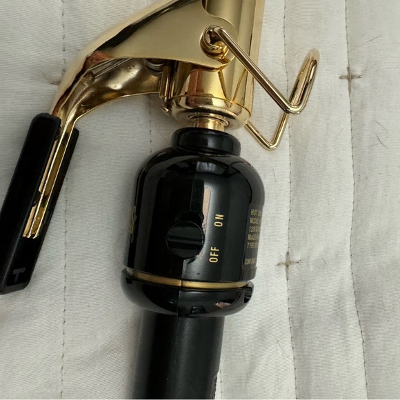 Hot tools 1” curling iron - Picture 3 of 3